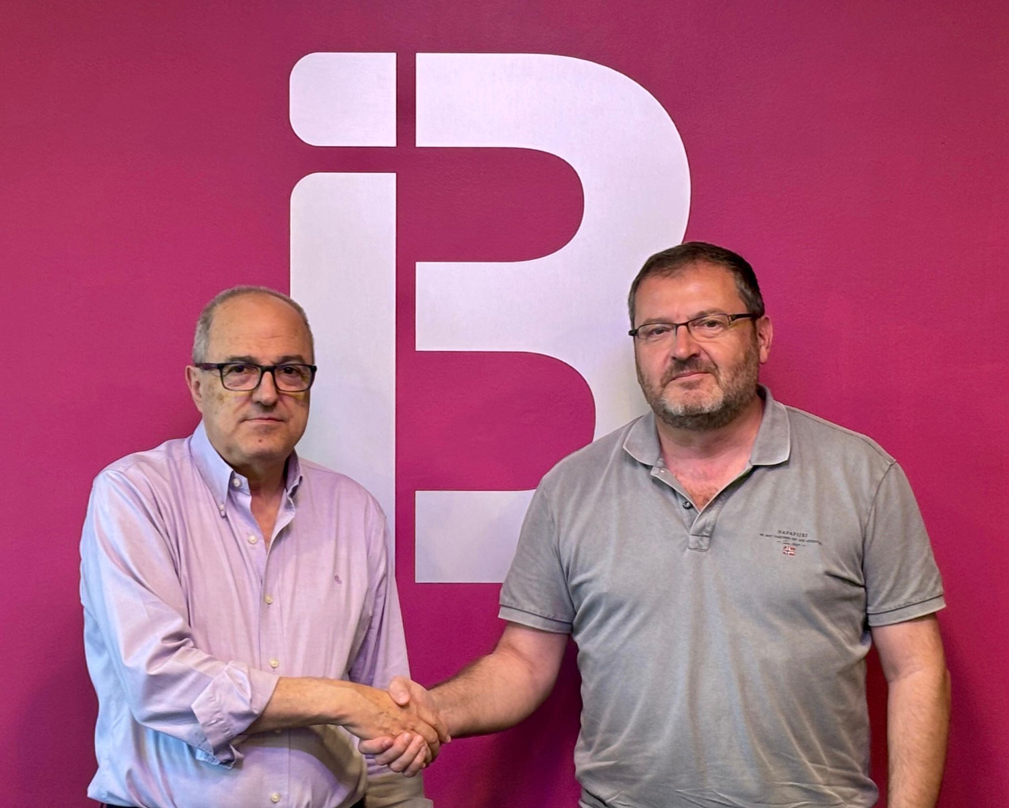 El director d’IB3 garanteix a l’OCB que tota la programació continuarà essent en català