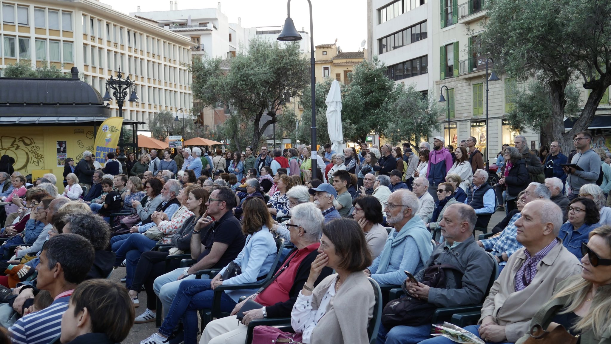 L’OCB posa el punt final a la diada de Sant Jordi amb el concert de Nou Romancer 